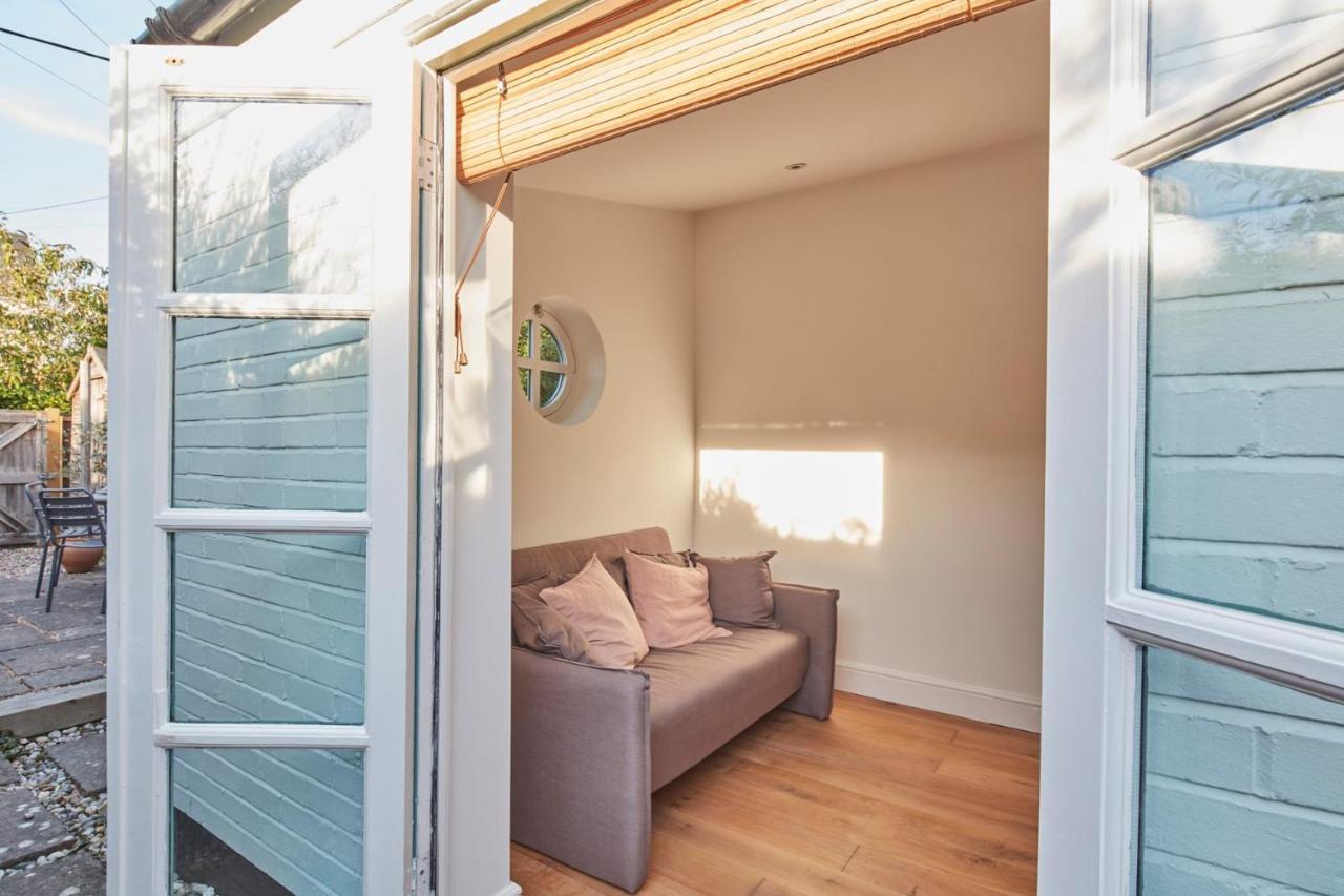 A Cool Coastal Retreat On Kingsdown Beach - The White House Deal Exterior foto